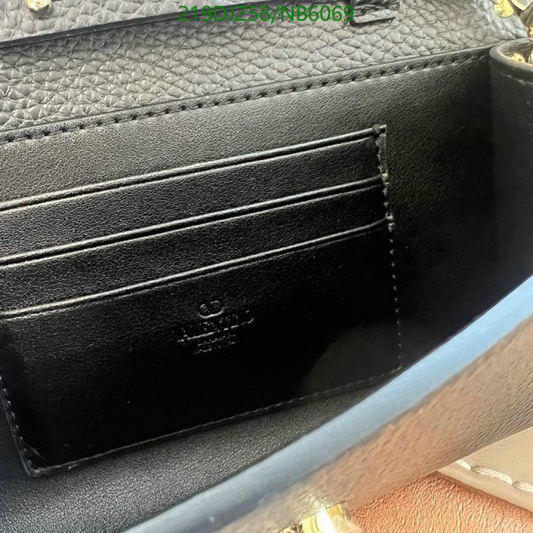 Valentino-Bag-Mirror Quality Code: NB6069 $: 219USD