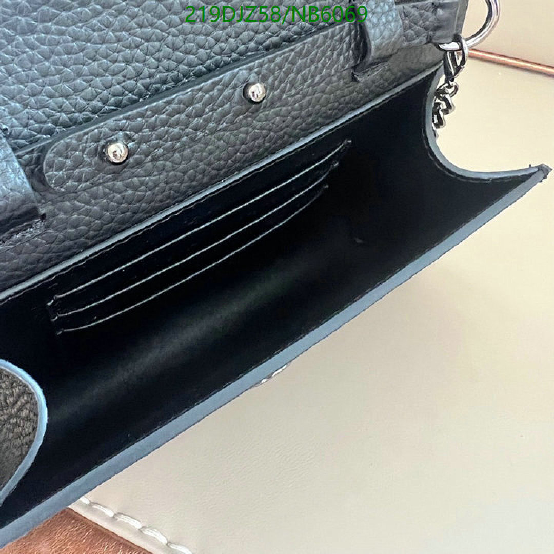 Valentino-Bag-Mirror Quality Code: NB6069 $: 219USD