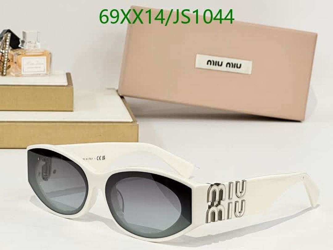 MiuMiu-Glasses Code: JS1044 $: 69USD