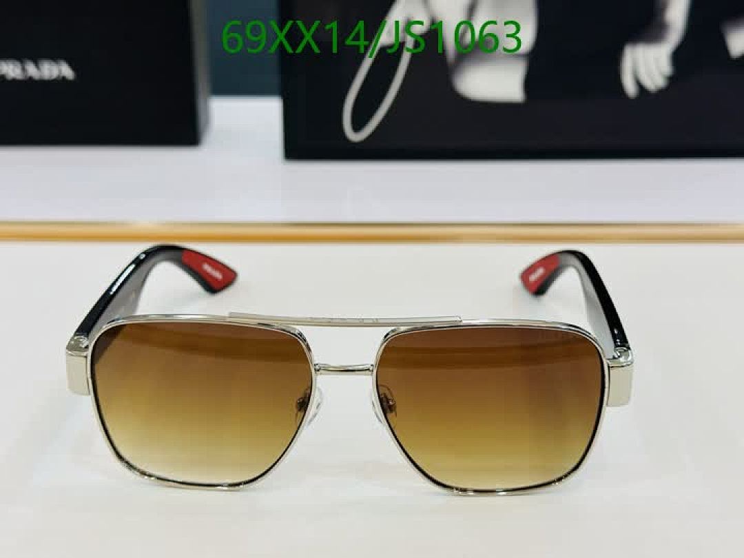 Prada-Glasses Code: JS1063 $: 69USD