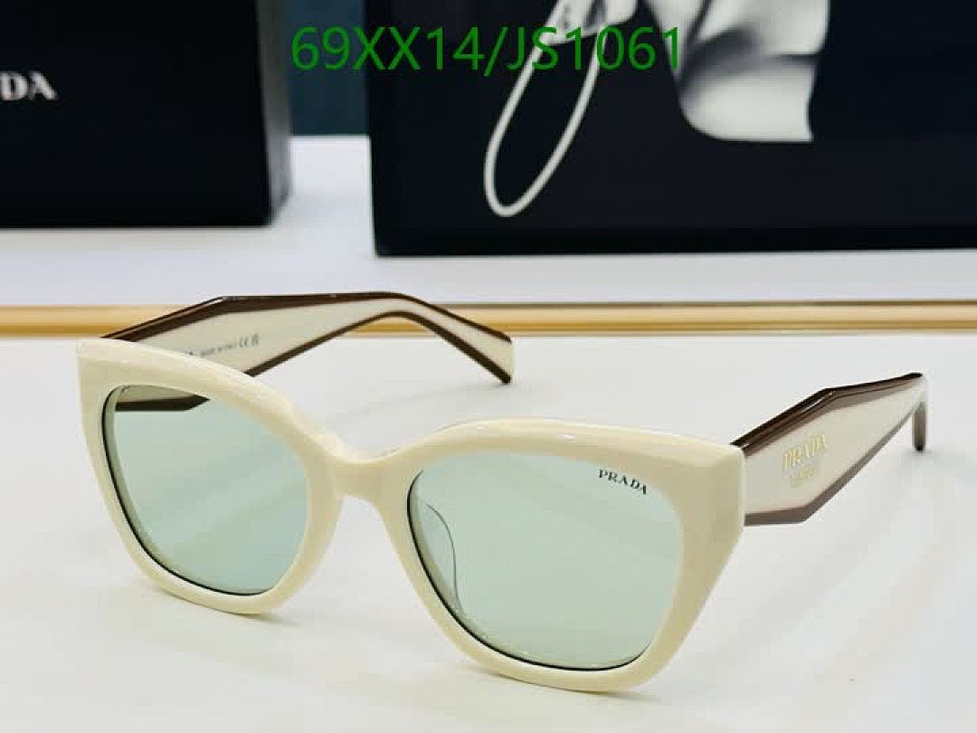 Prada-Glasses Code: JS1061 $: 69USD