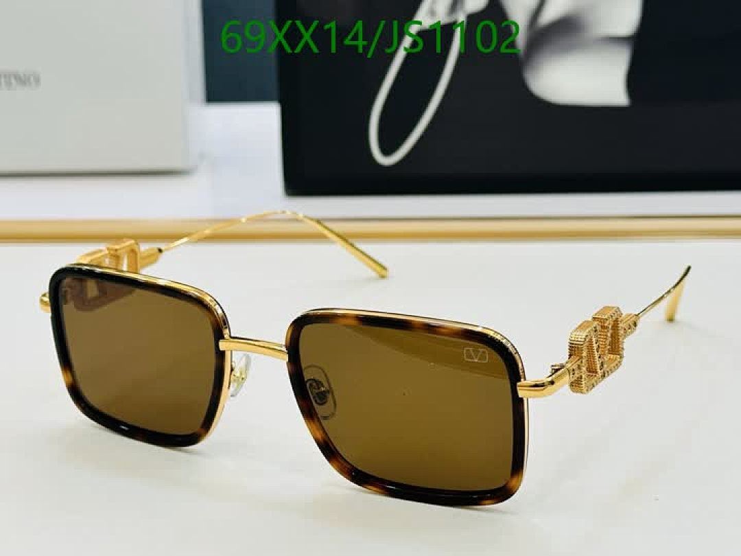 Valentino-Glasses Code: JS1102 $: 69USD
