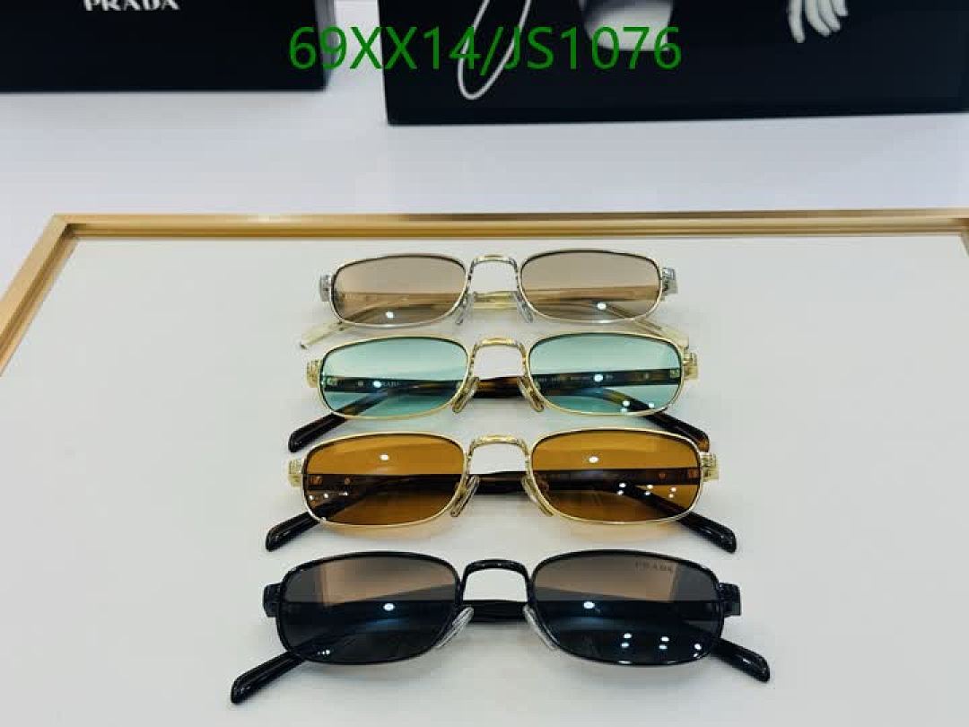 Prada-Glasses Code: JS1076 $: 69USD