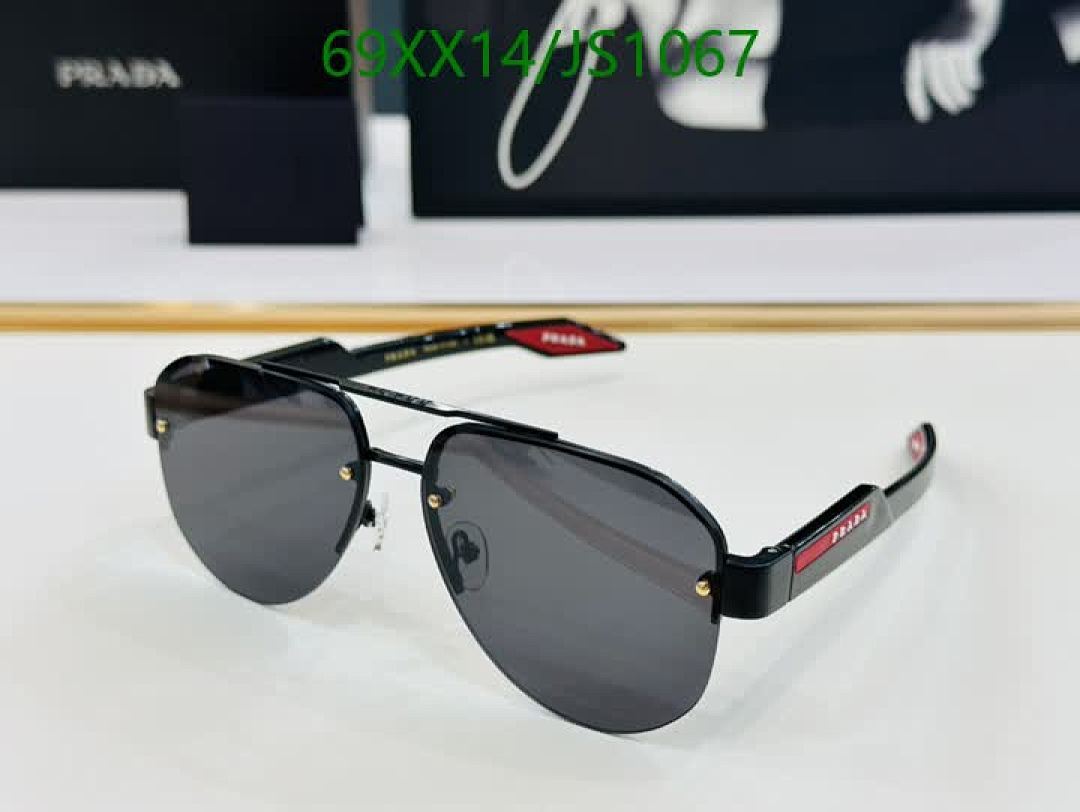 Prada-Glasses Code: JS1067 $: 69USD