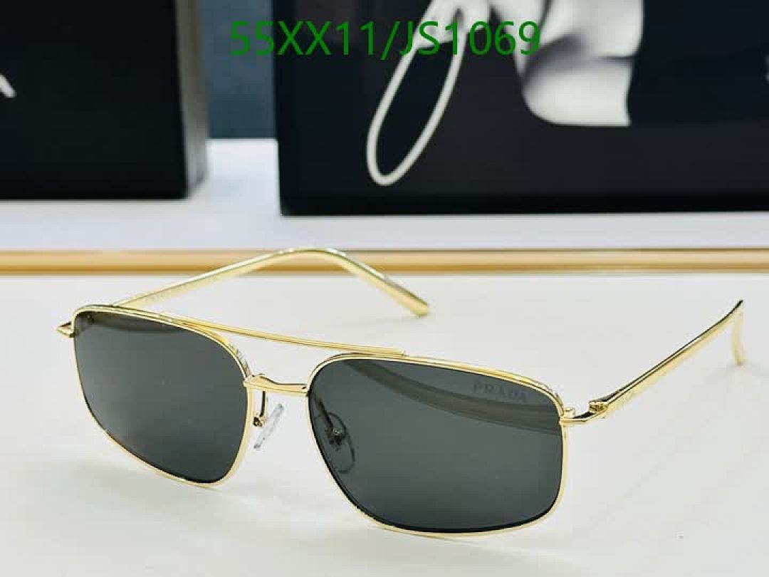 Prada-Glasses Code: JS1069 $: 55USD