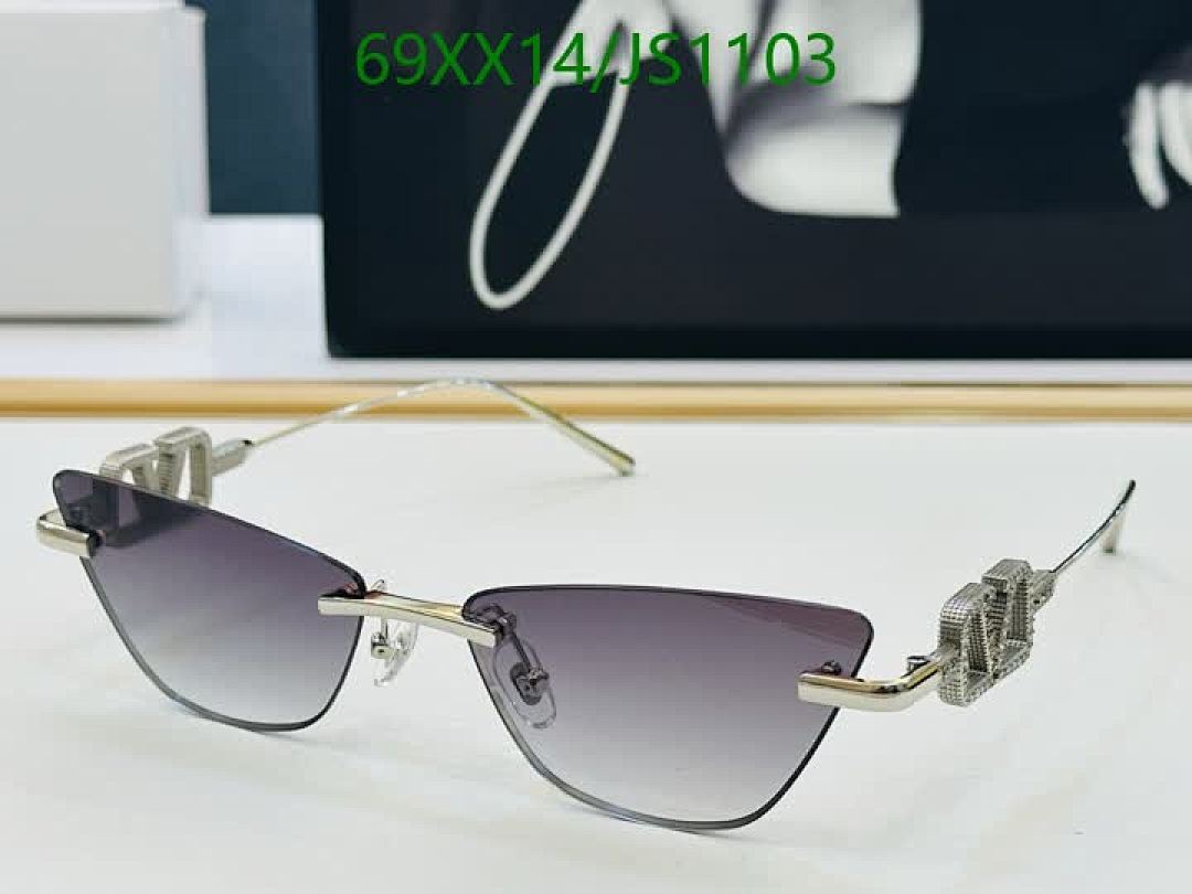 Valentino-Glasses Code: JS1103 $: 69USD