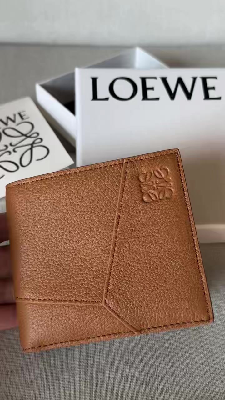 Loewe-Wallet-Mirror Quality Code: CT6204 $: 115USD