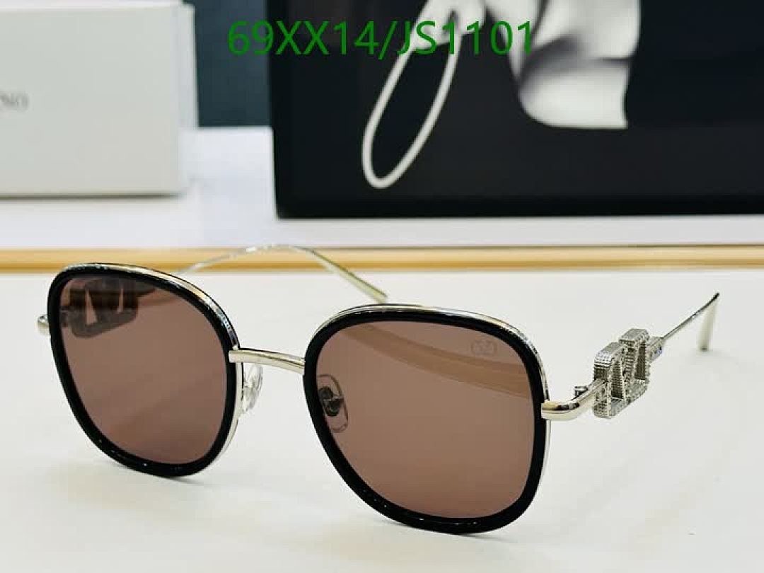 Valentino-Glasses Code: JS1101 $: 69USD