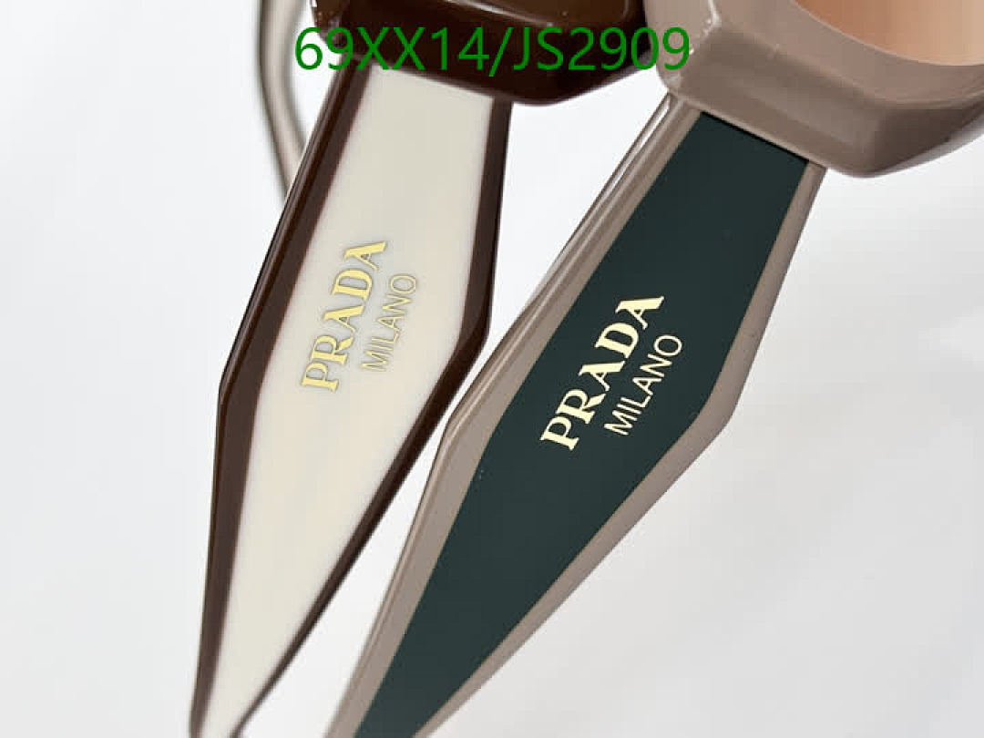 Prada-Glasses Code: JS2909 $: 69USD