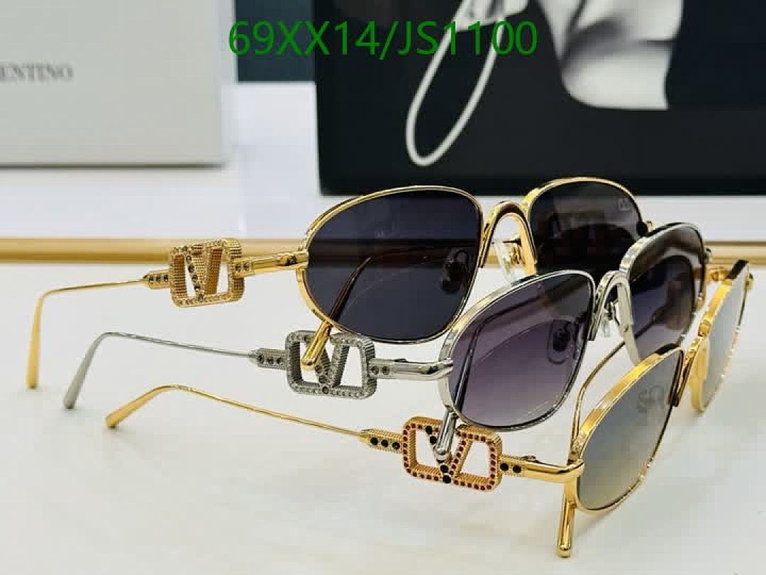 Valentino-Glasses Code: JS1100 $: 69USD