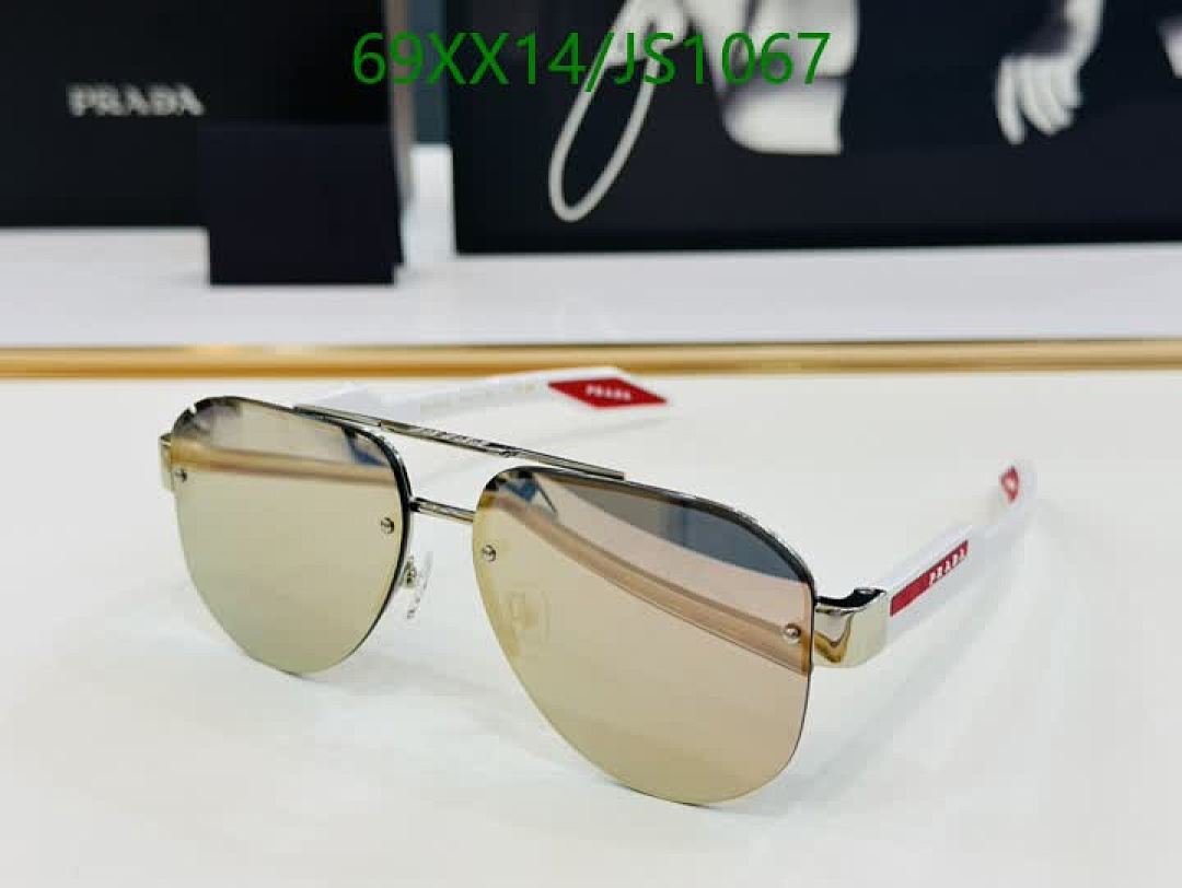 Prada-Glasses Code: JS1067 $: 69USD