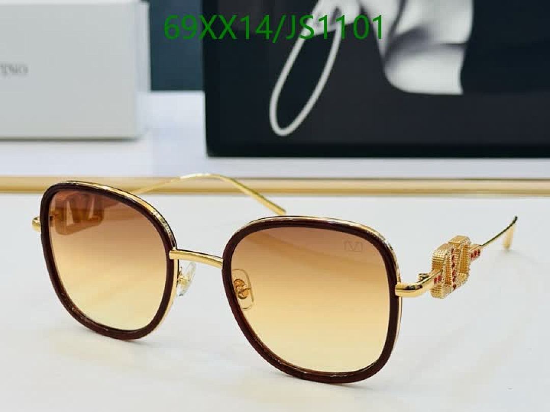 Valentino-Glasses Code: JS1101 $: 69USD