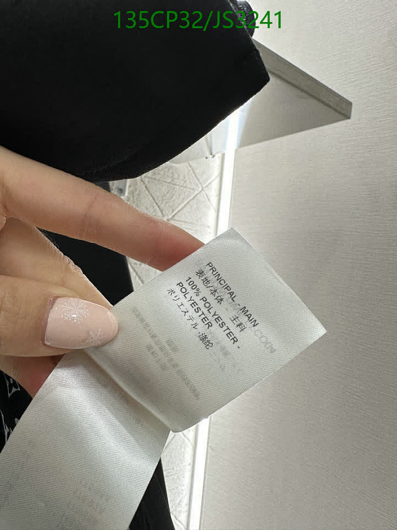 LV-Clothing Code: JS3241 $: 135USD