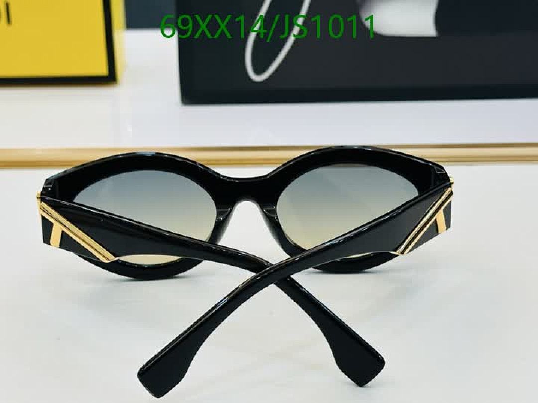 Fendi-Glasses Code: JS1011 $: 69USD