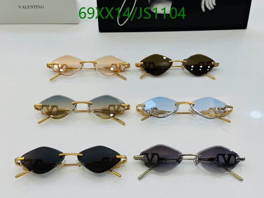 Valentino-Glasses Code: JS1104 $: 69USD