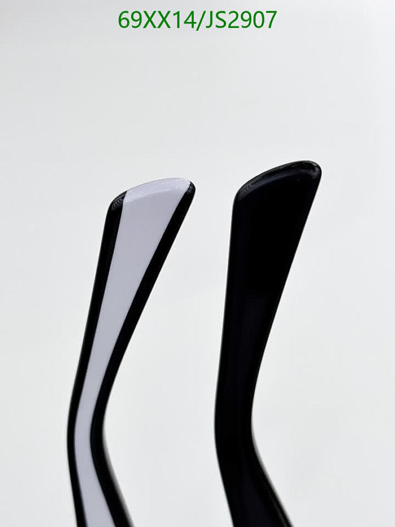 Prada-Glasses Code: JS2907 $: 69USD