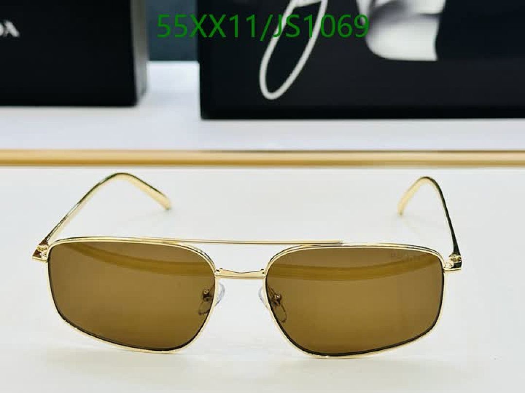 Prada-Glasses Code: JS1069 $: 55USD