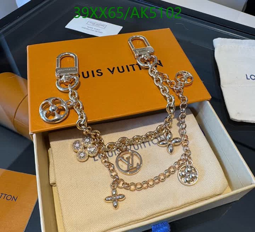 LV-Key pendant Code: AK5102 $: 39USD