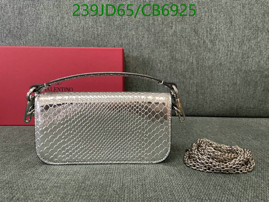 Valentino-Bag-Mirror Quality Code: CB6925 $: 239USD