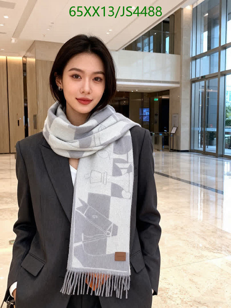 Hermes-Scarf Code: JS4488 $: 65USD