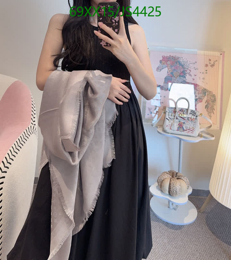 LV-Scarf Code: JS4425 $: 69USD