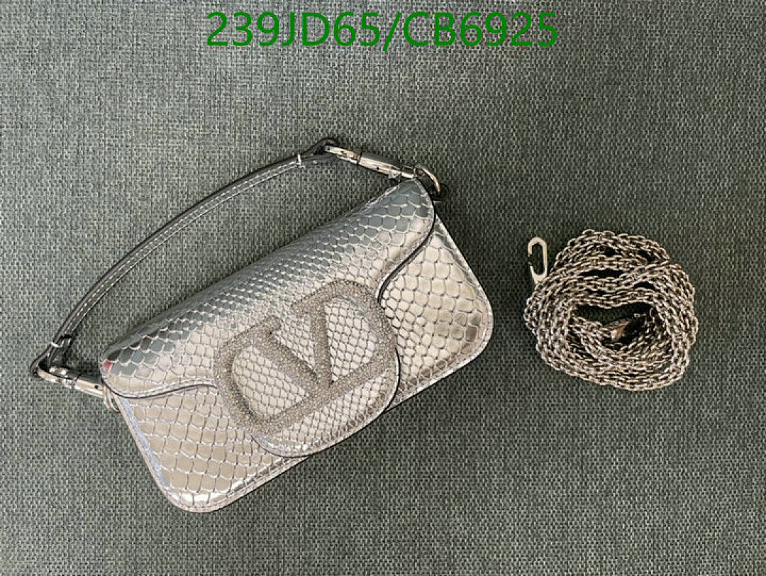 Valentino-Bag-Mirror Quality Code: CB6925 $: 239USD