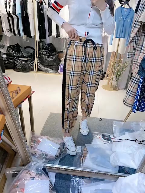 Burberry-Clothing Code: CC6959 $: 85USD