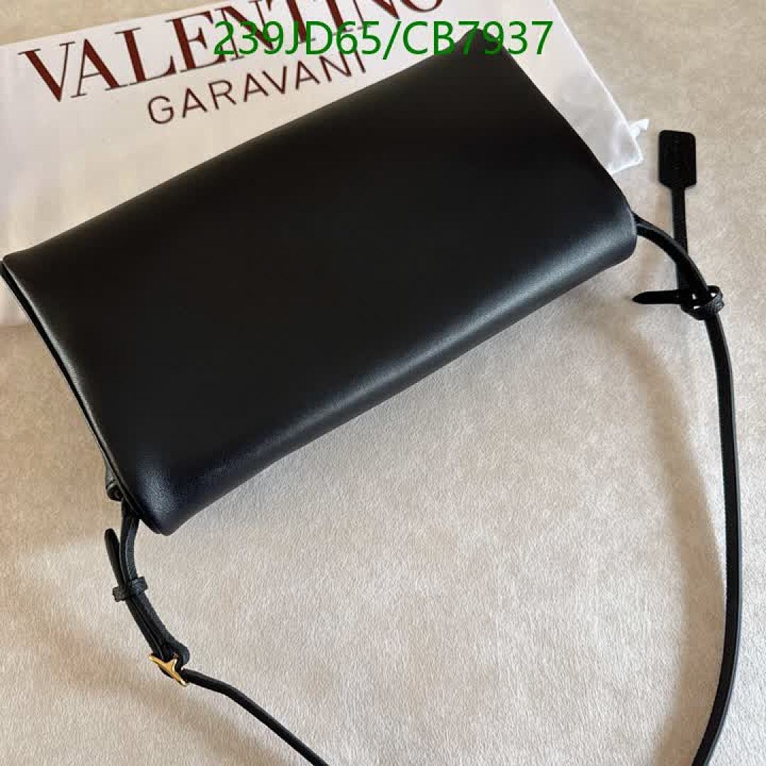 Valentino-Bag-Mirror Quality Code: CB7937 $: 239USD