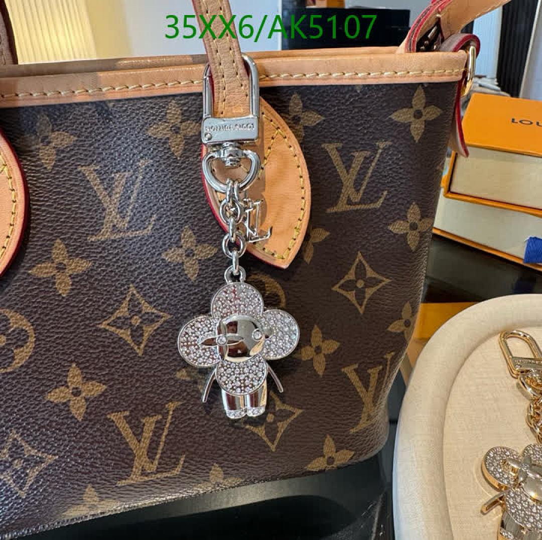 LV-Key pendant Code: AK5107 $: 35USD
