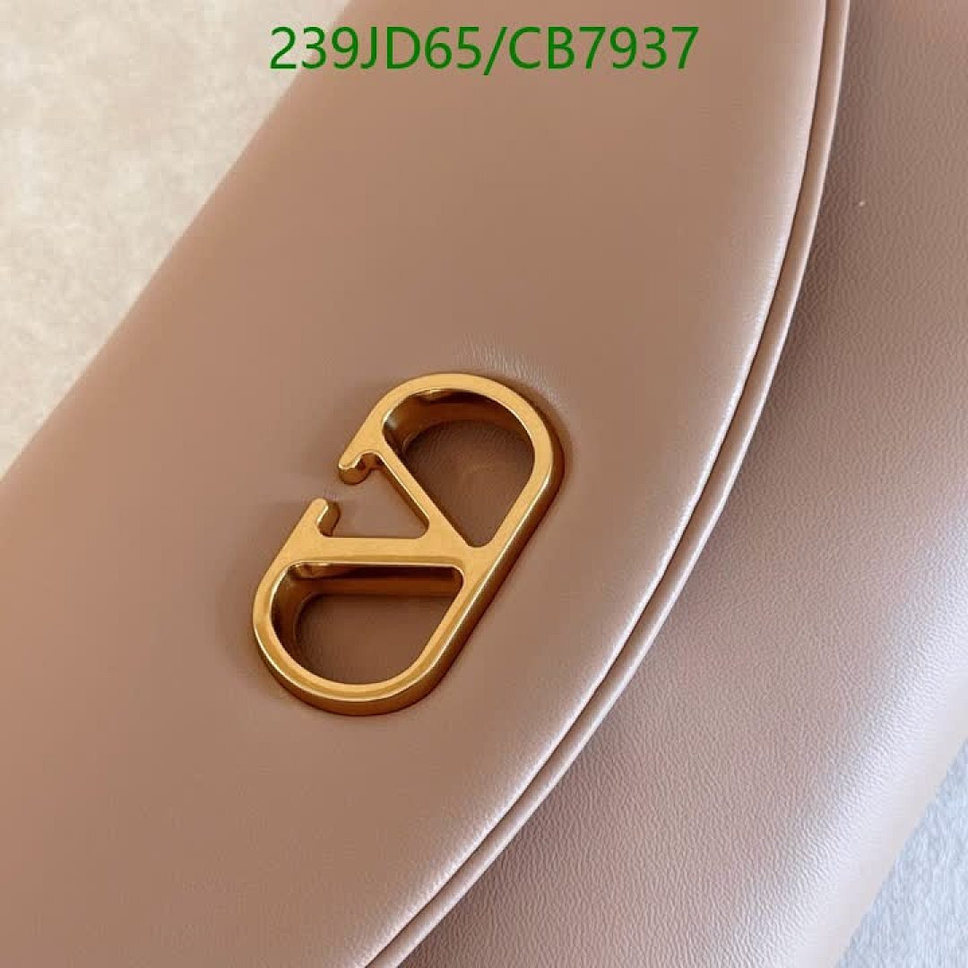 Valentino-Bag-Mirror Quality Code: CB7937 $: 239USD