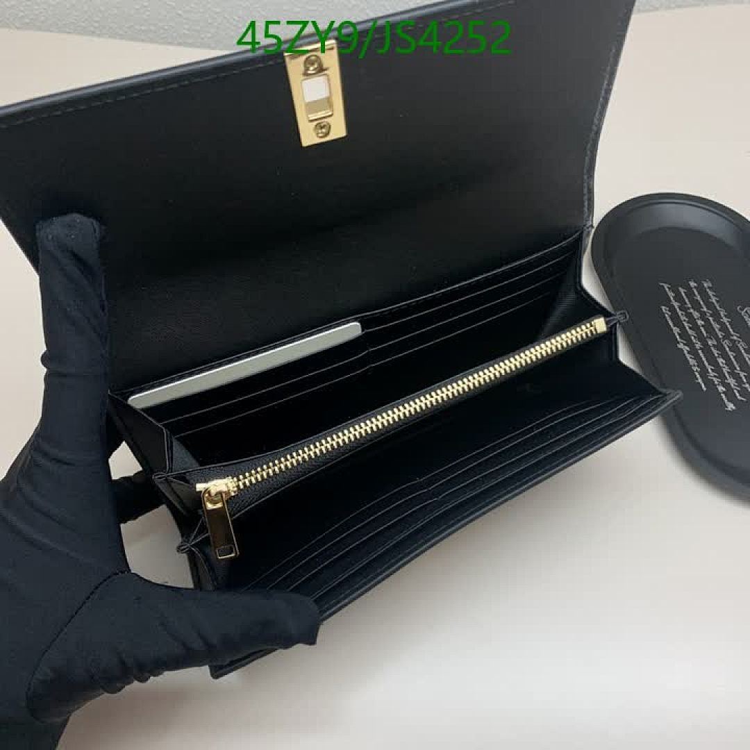 Celine-Wallet(4A) Code: JS4252 $: 45USD