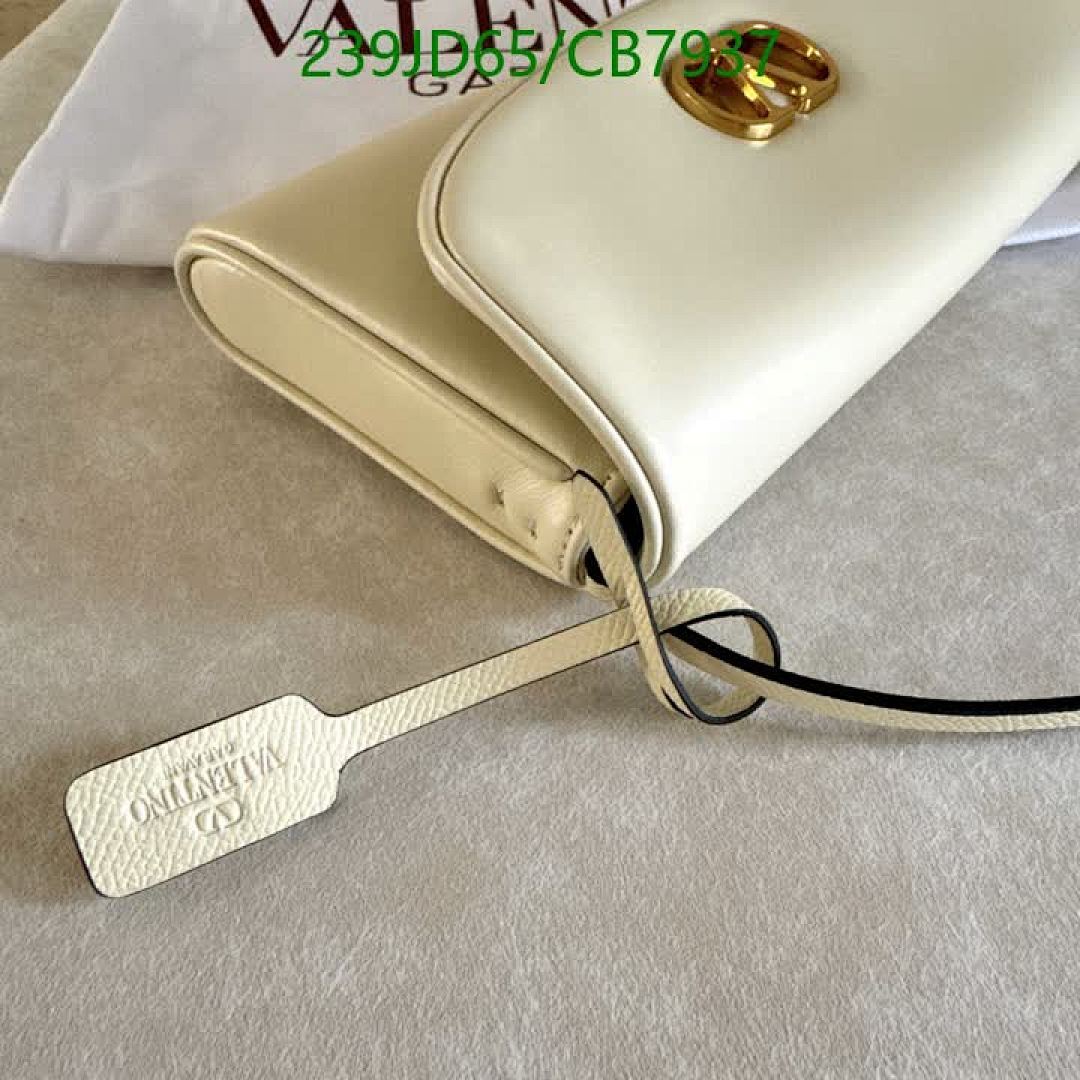 Valentino-Bag-Mirror Quality Code: CB7937 $: 239USD