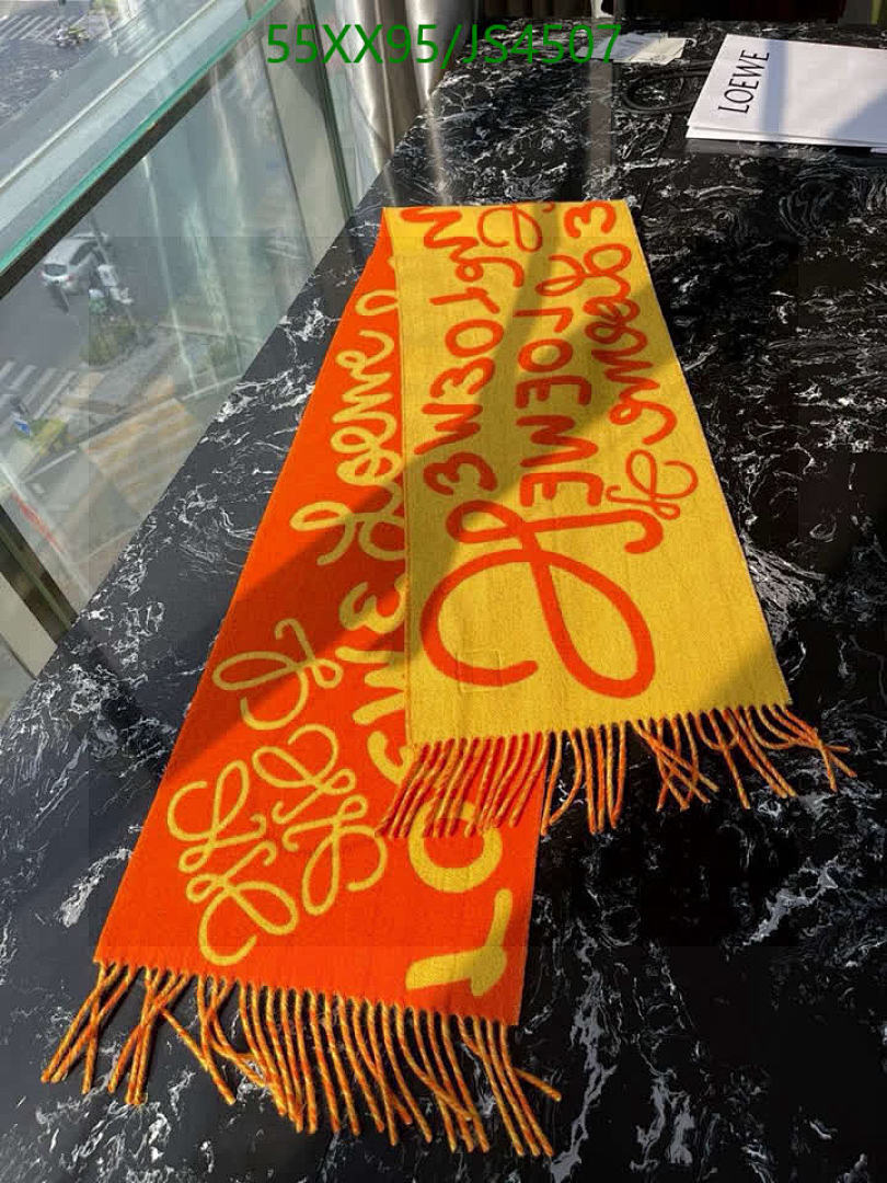 Loewe-Scarf Code: JS4507 $: 55USD