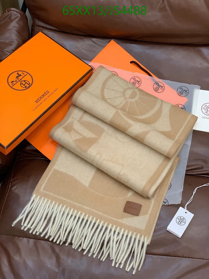Hermes-Scarf Code: JS4488 $: 65USD