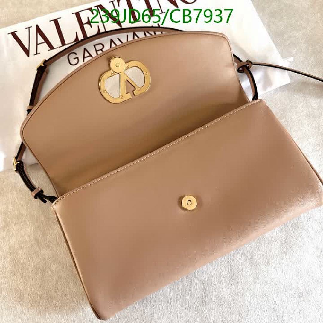 Valentino-Bag-Mirror Quality Code: CB7937 $: 239USD