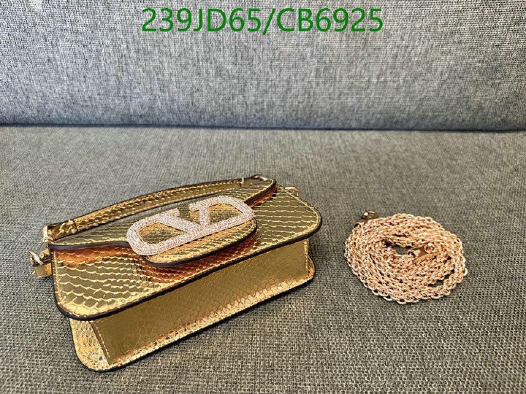 Valentino-Bag-Mirror Quality Code: CB6925 $: 239USD