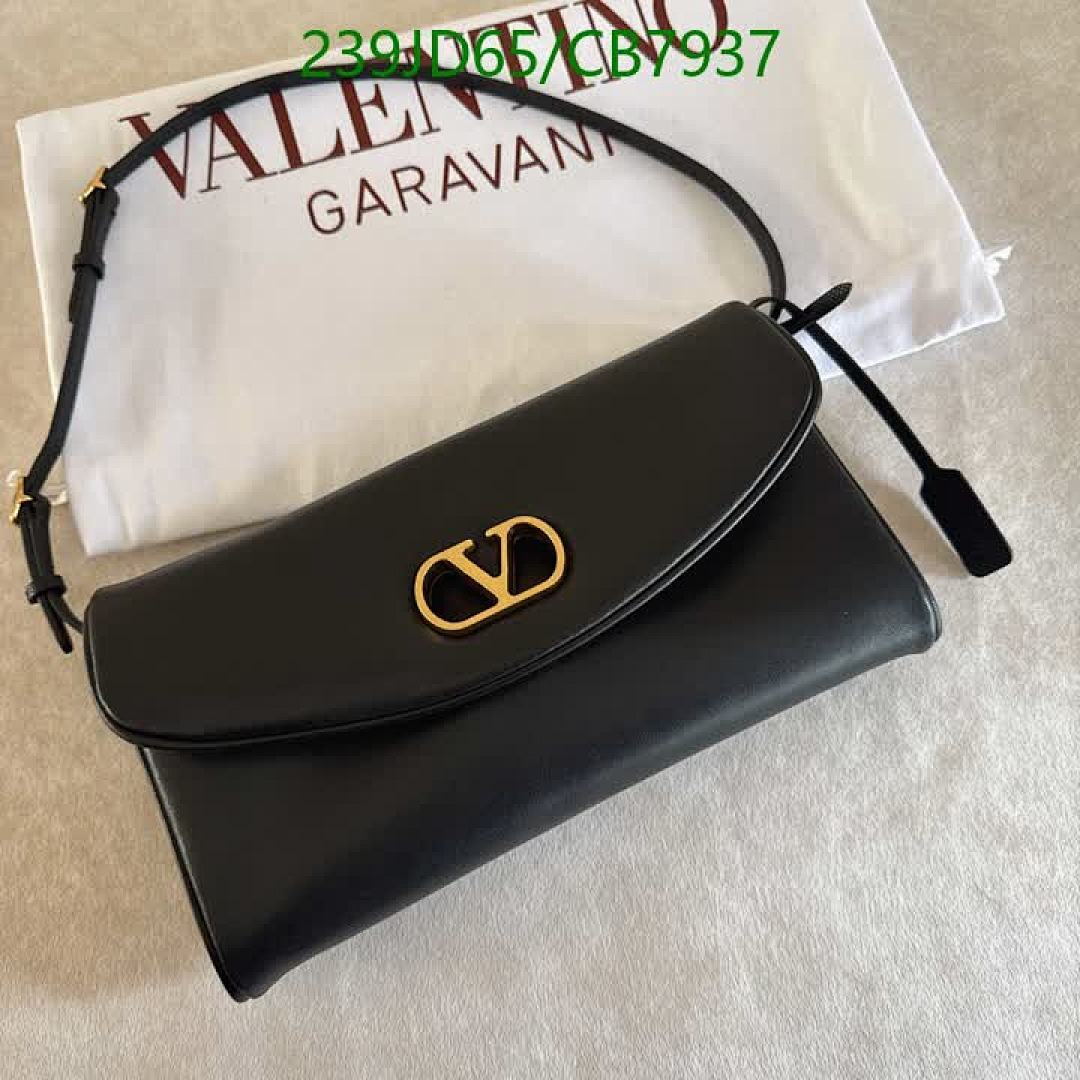 Valentino-Bag-Mirror Quality Code: CB7937 $: 239USD