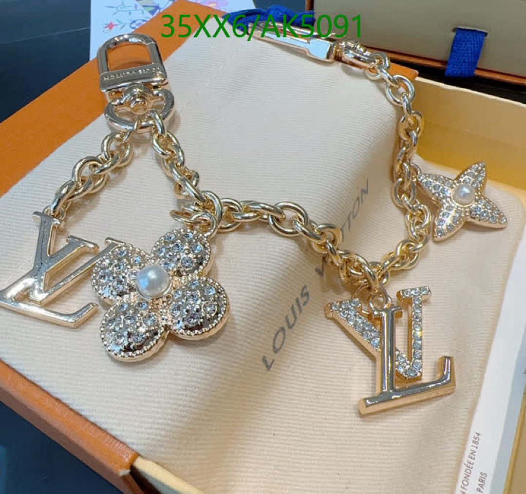 LV-Key pendant Code: AK5091 $: 35USD