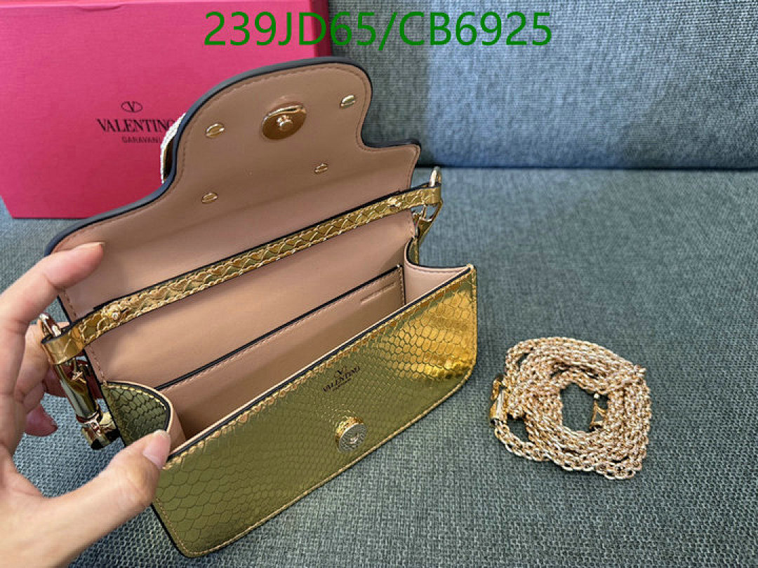 Valentino-Bag-Mirror Quality Code: CB6925 $: 239USD