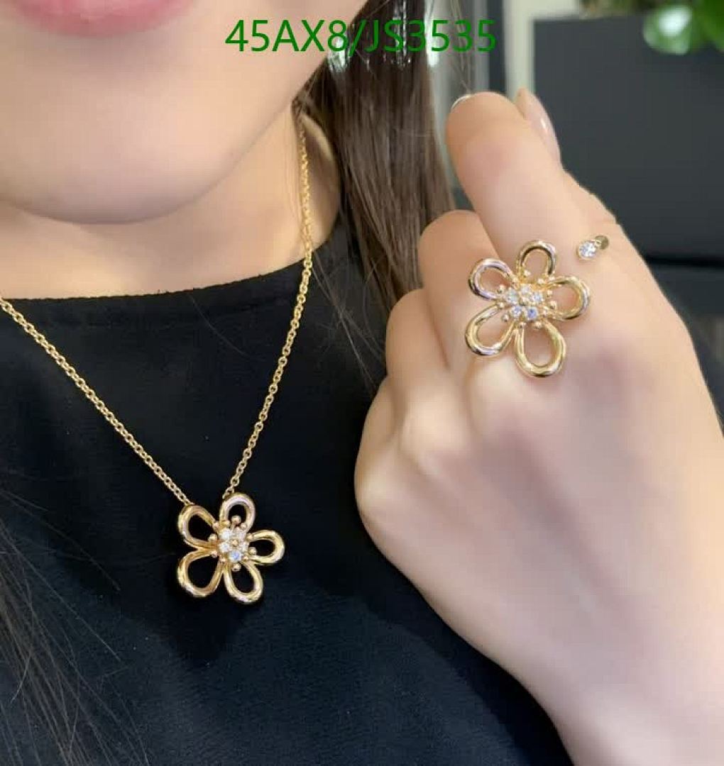 Van Cleef & Arpels-Jewelry Code: JS3535 $: 45USD