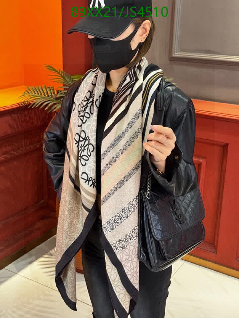 Loewe-Scarf Code: JS4510 $: 89USD