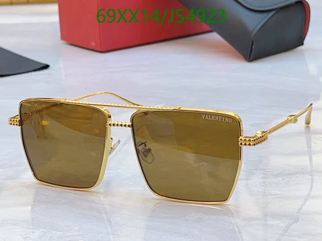 Valentino-Glasses Code: JS4923 $: 69USD