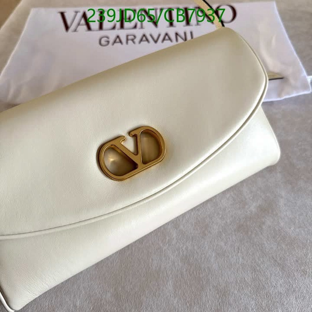 Valentino-Bag-Mirror Quality Code: CB7937 $: 239USD