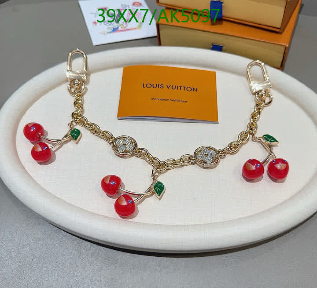 LV-Key pendant Code: AK5097 $: 39USD