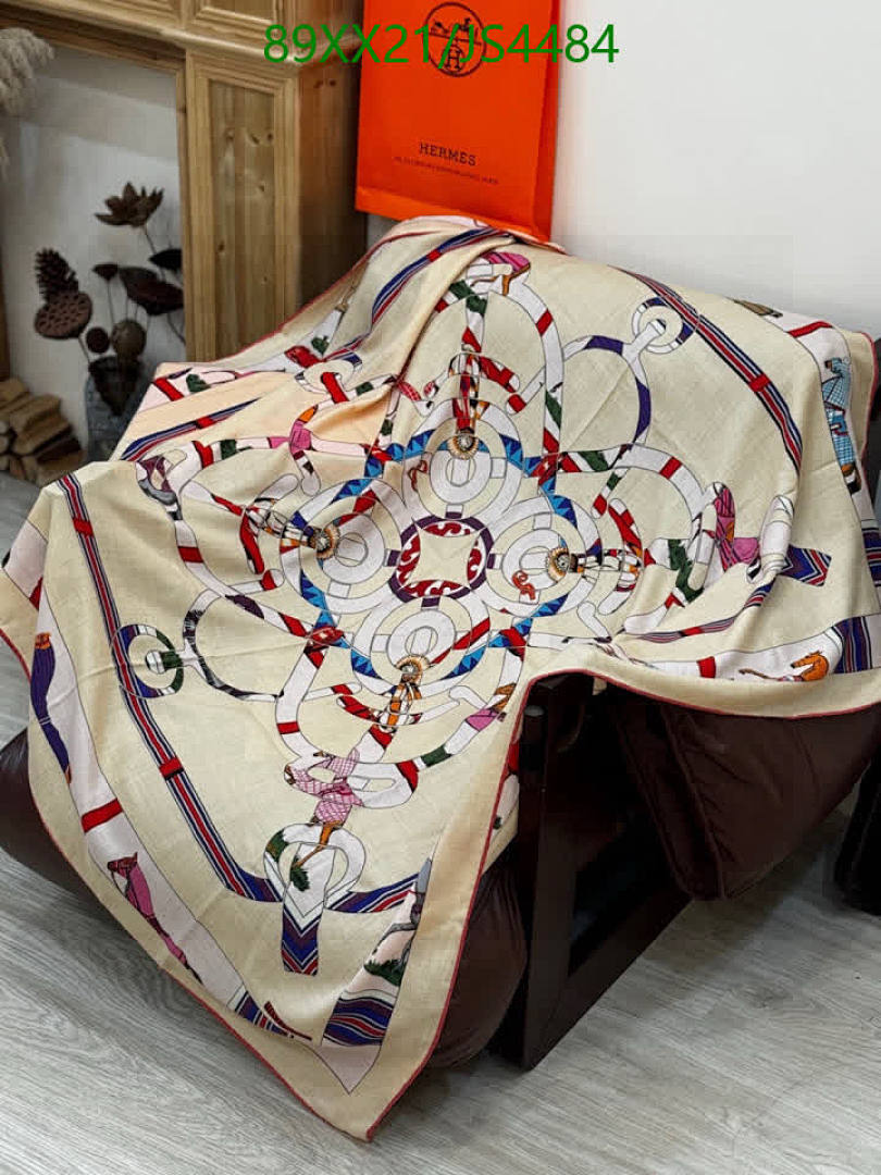 Hermes-Scarf Code: JS4484 $: 89USD