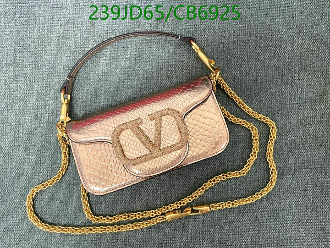 Valentino-Bag-Mirror Quality Code: CB6925 $: 239USD