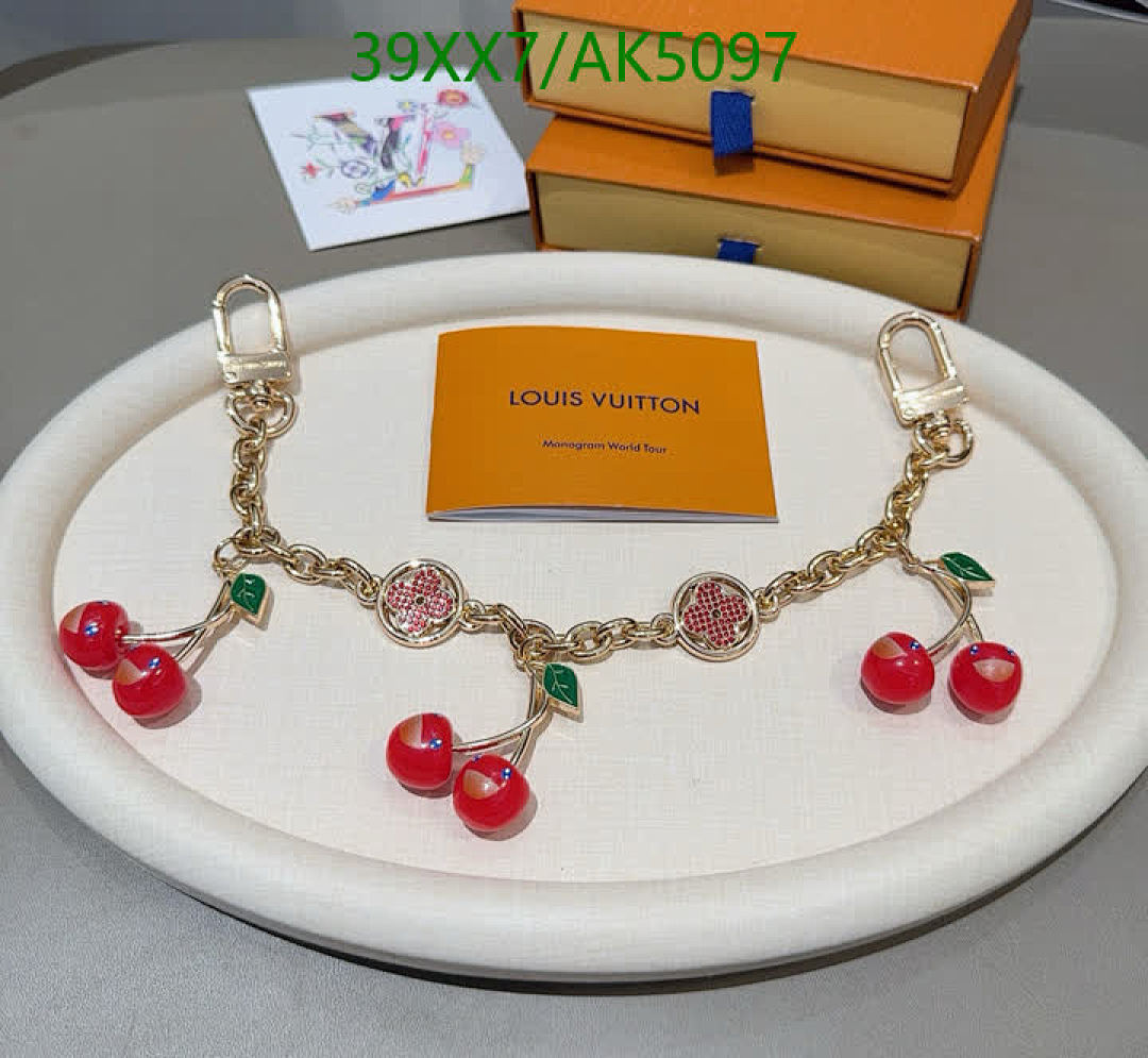 LV-Key pendant Code: AK5097 $: 39USD