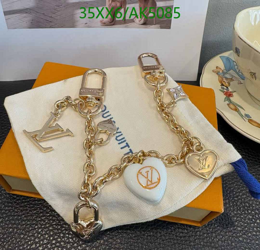 LV-Key pendant Code: AK5085 $: 35USD