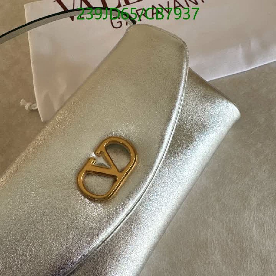 Valentino-Bag-Mirror Quality Code: CB7937 $: 239USD