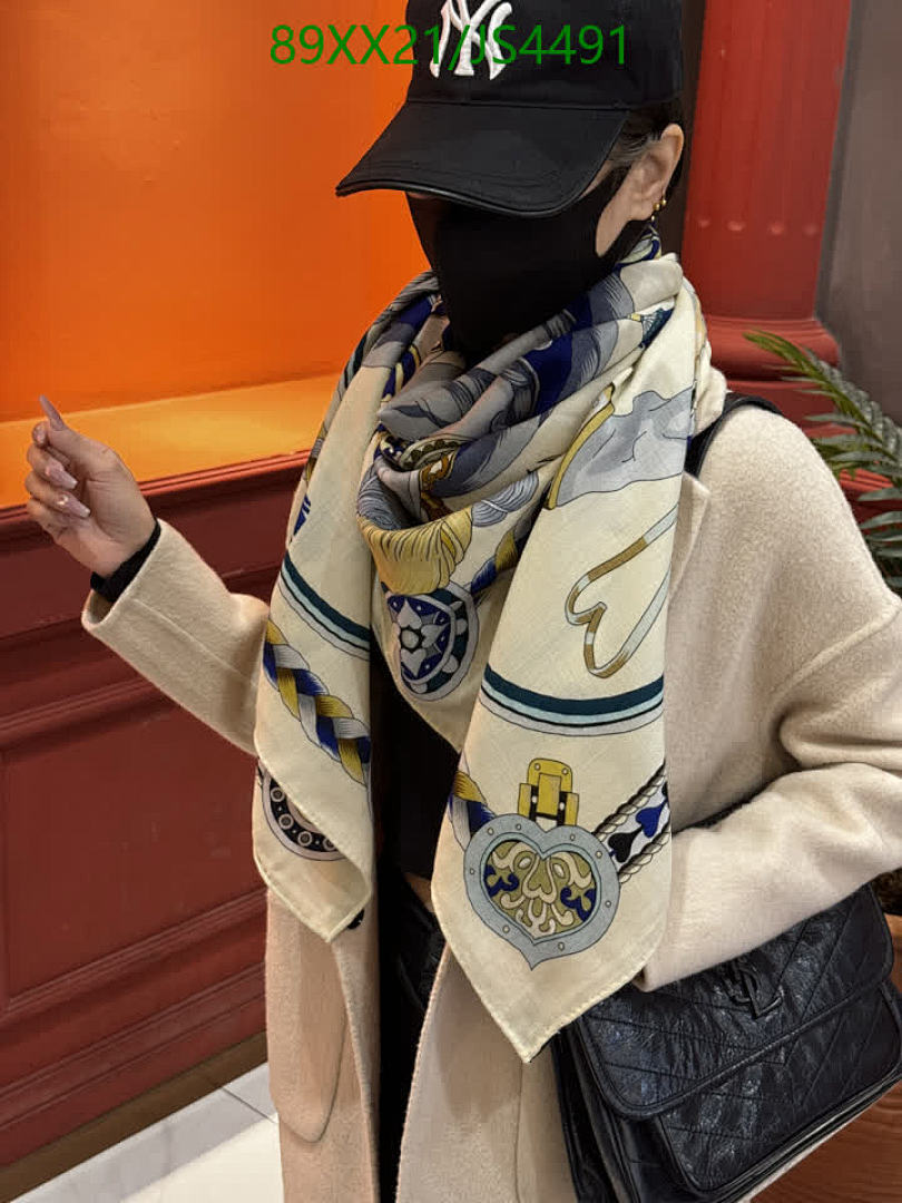 Hermes-Scarf Code: JS4491 $: 89USD